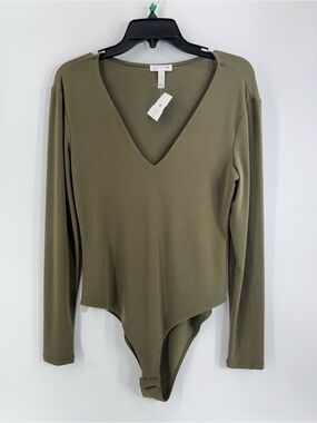 ⚙️ 3For$30 ⚙️ Leith Olive V-Neck Long Sleeve Bodysuit
